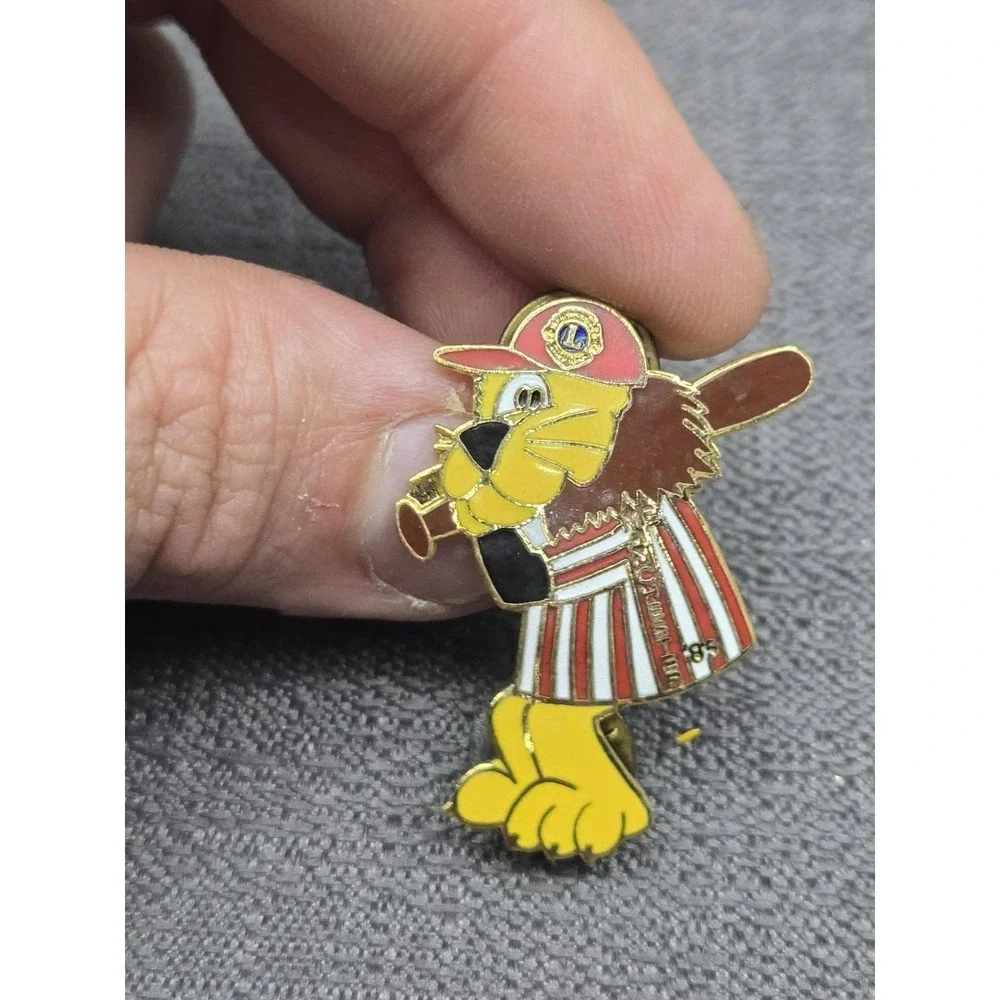Vintage Lions Club Baseball Player Mascot Lion Enamel‎ Lapel Pin HO HO NYC